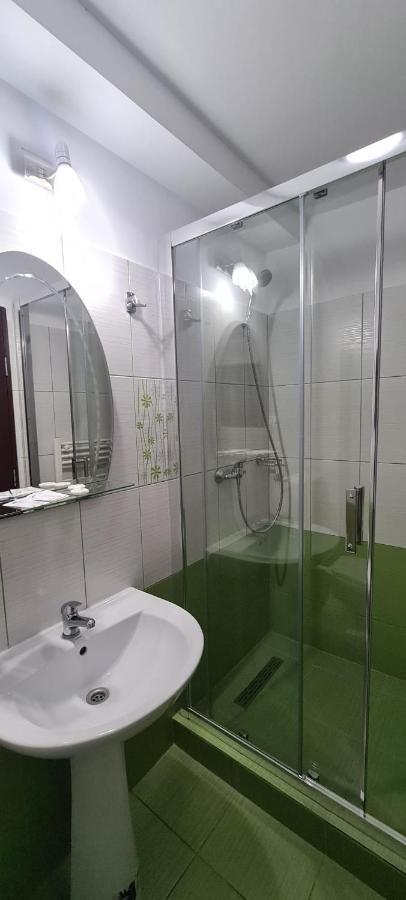 Candy Pensiune&Restaurant Dumbrava Roşie Zewnętrze zdjęcie