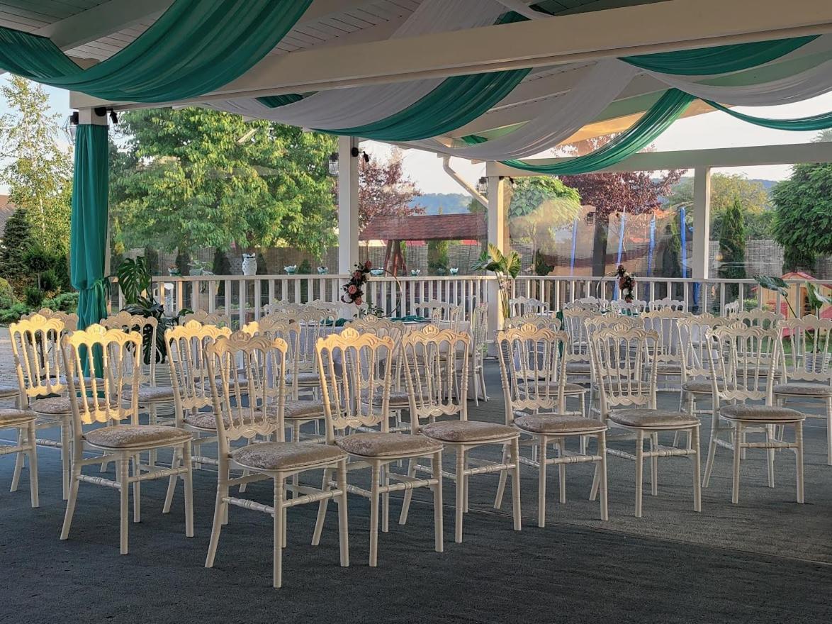 Candy Pensiune&Restaurant Dumbrava Roşie Zewnętrze zdjęcie