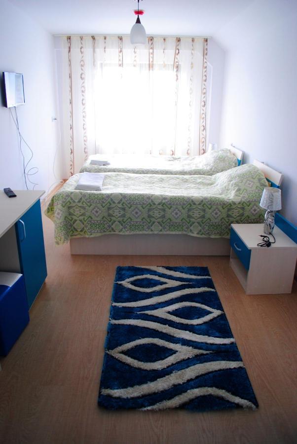 Candy Pensiune&Restaurant Dumbrava Roşie Zewnętrze zdjęcie