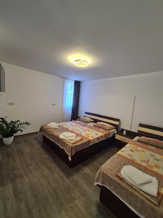 Candy Pensiune&Restaurant Dumbrava Roşie Zewnętrze zdjęcie